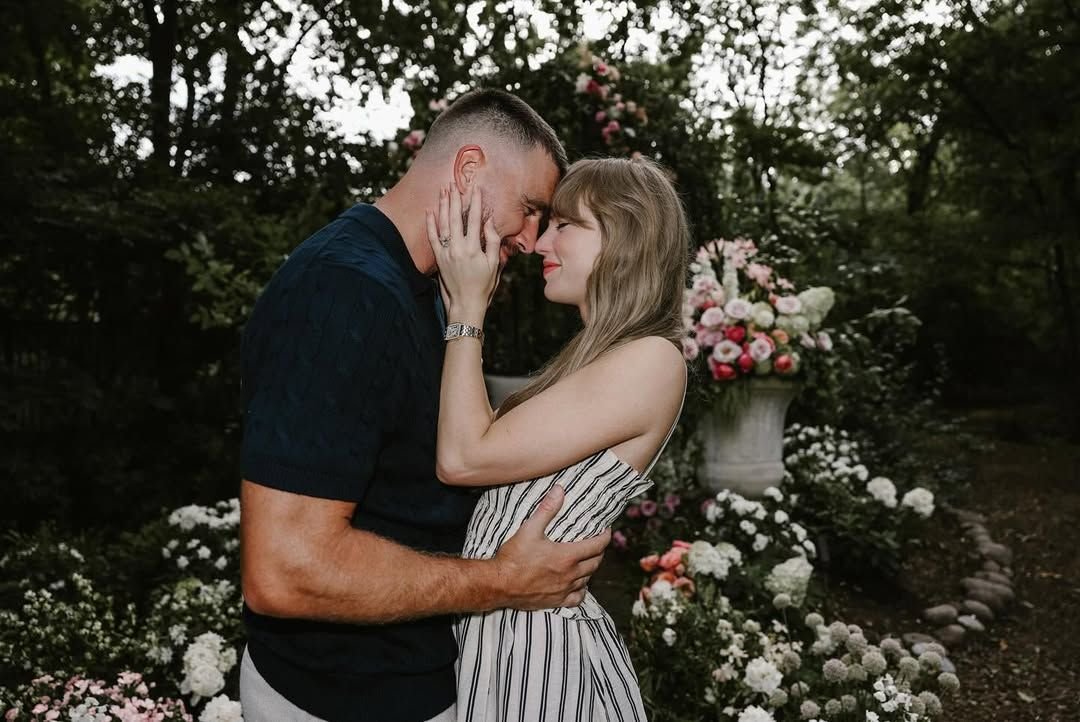 Taylor Swift’s Engagement Ring: Designer Details & Closer Look